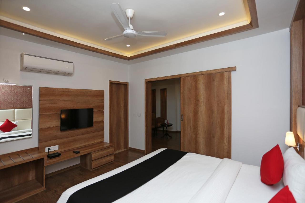 ורנאסי Hotel Yelchiko מראה חיצוני תמונה