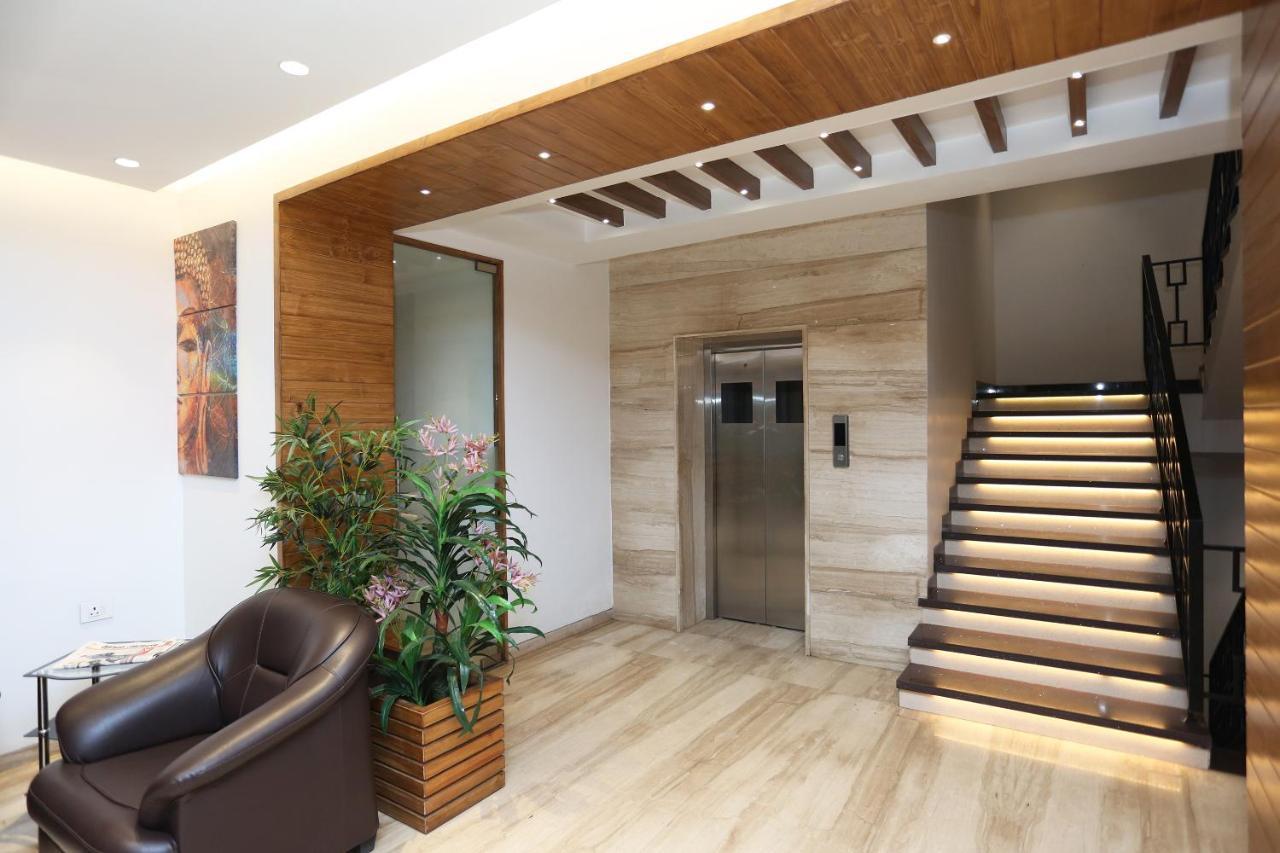 ורנאסי Hotel Yelchiko מראה חיצוני תמונה