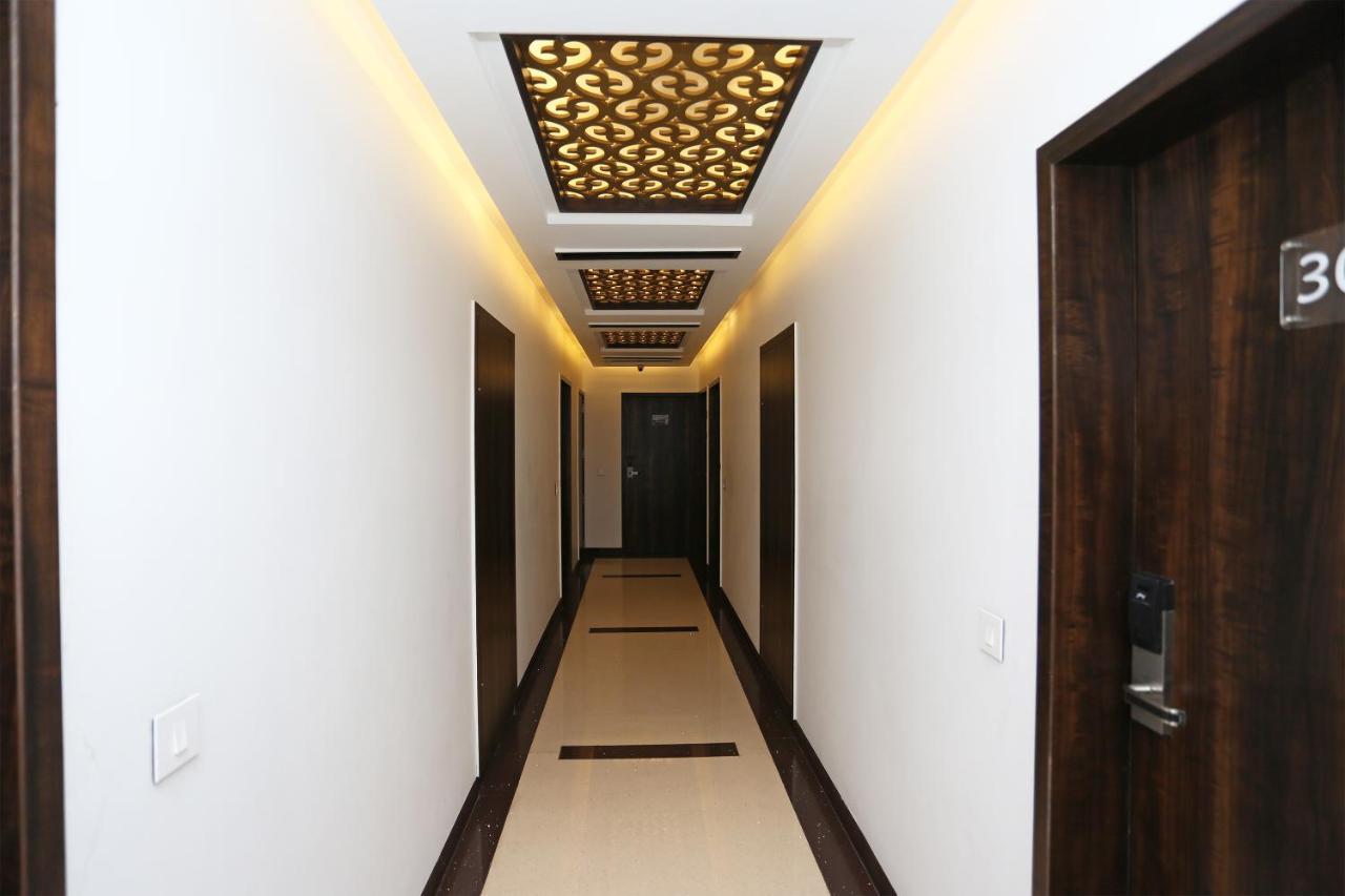 ורנאסי Hotel Yelchiko מראה חיצוני תמונה