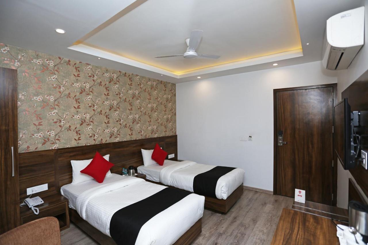ורנאסי Hotel Yelchiko מראה חיצוני תמונה