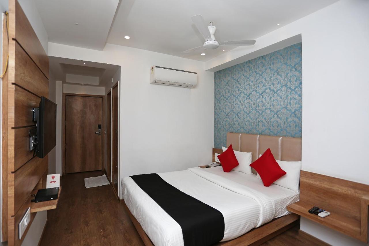 ורנאסי Hotel Yelchiko מראה חיצוני תמונה