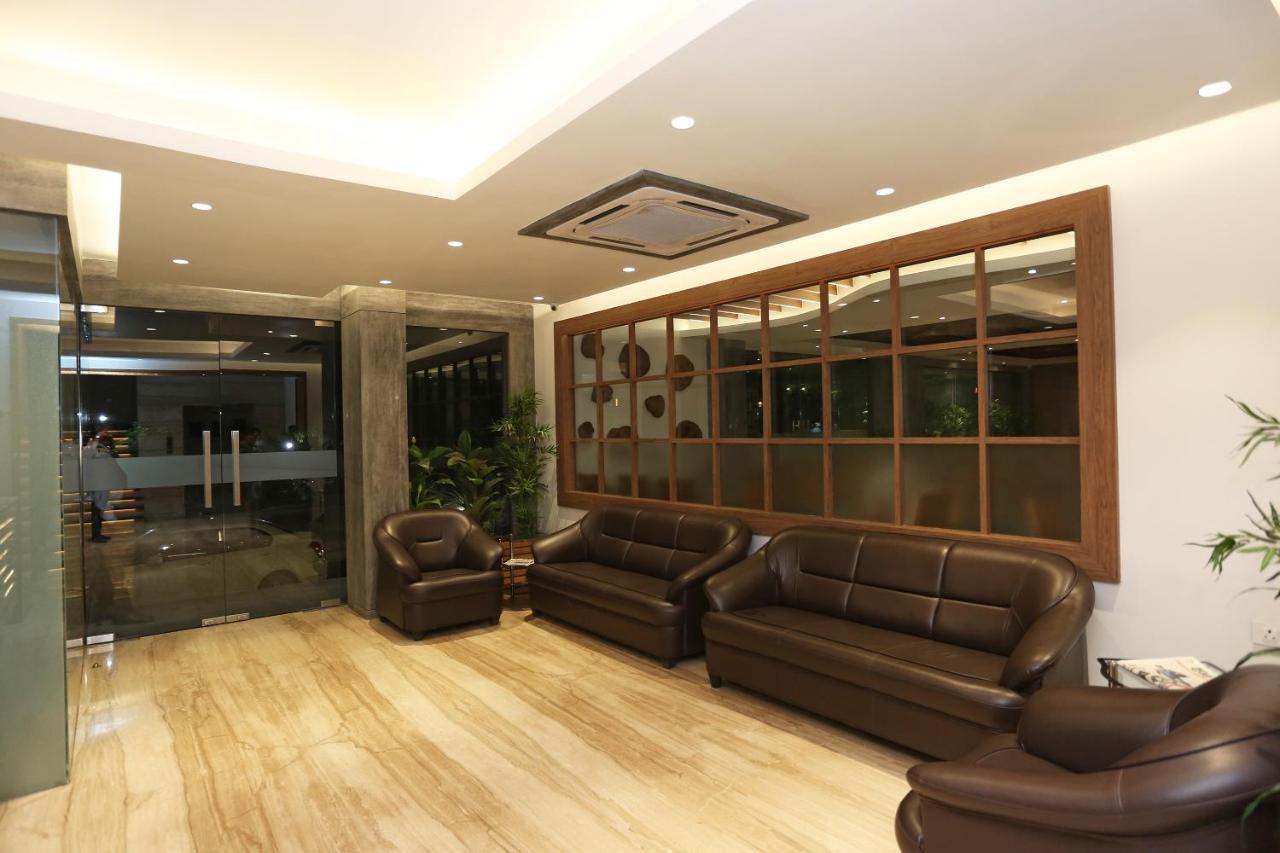 ורנאסי Hotel Yelchiko מראה חיצוני תמונה